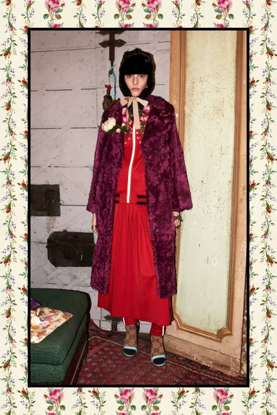 Look 16